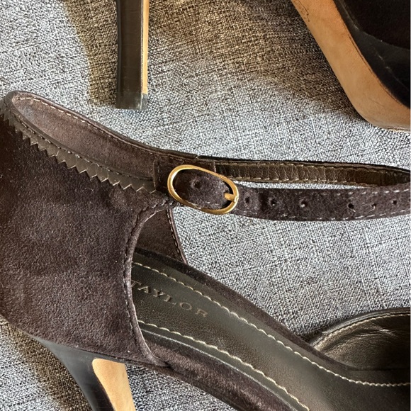 *Final Sale Price* Ann Taylor brown suede heels platform pump - Picture 10 of 15